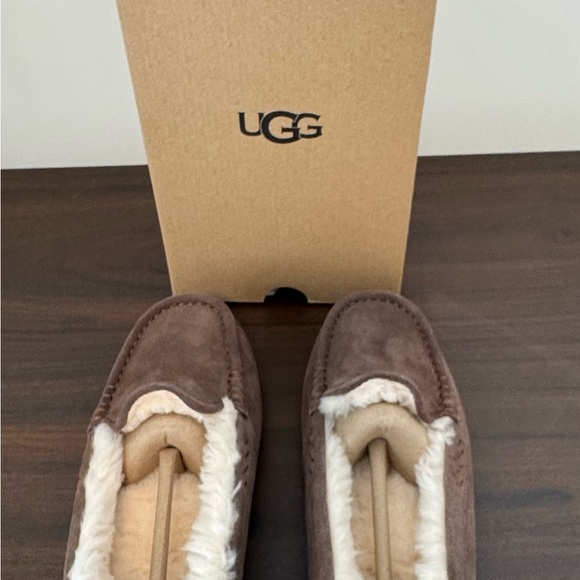 New in Box - UGG Woman’s Tan Suede Loafers - Picture 8 of 11